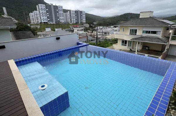 Bellissíma casa com 3 Quartos e 4 banheiros à Venda, 310 m² - Pedra Branca - Palhoça.