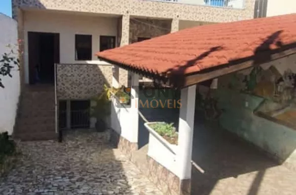 7 Kitinetes de aprox. 30m² cada, lucro R$7400 mil mensais