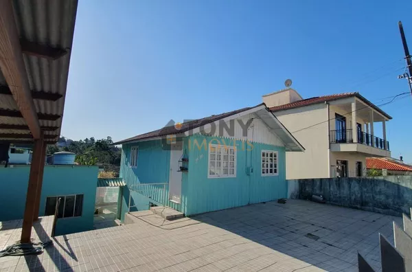 Casa mista com terreno de 448 m2 à venda no bairro Bela - Vista - São José - SC