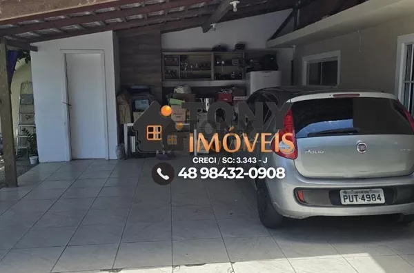 Casa de 7 quartos e 4 banheiros localizada no bairro Ipiranga - São José.