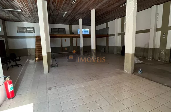 galpão com 320m² - Foto 4