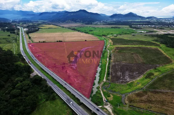 Área as margens da BR-101 no Bairro Penha - Imbituba