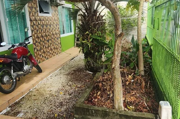 Casa de 3 quartos sendo 1 suíte à venda em - São José - SC