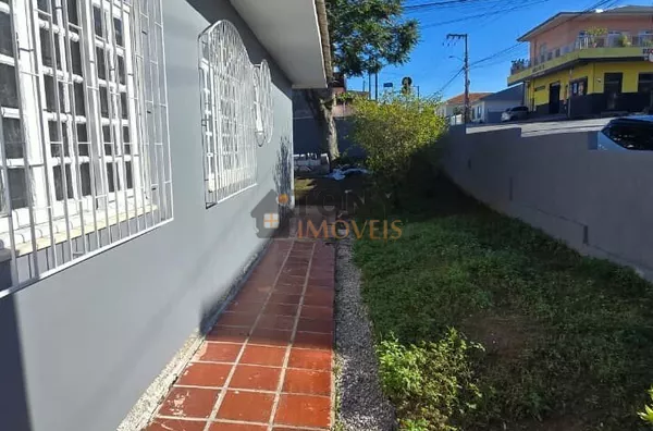 Casa à venda de 3 dormitórios sendo 1 suíte averbada localizada no bairro Jarim Cidade - São José - SC