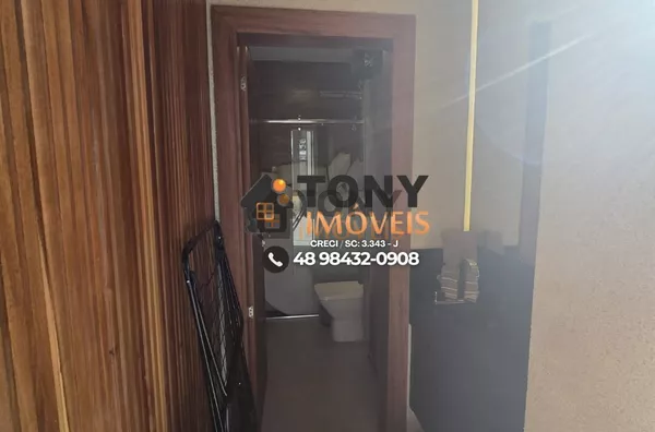 Casa imponente com 3 dormitórios, todos com suíte e closet, e uma área gourmet de tirar o fôlego espera por você no bairro Deltaville - Biguaçú-SC - Foto 35