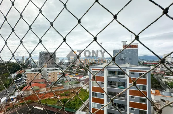 APARTAMENTO 2 QUARTOS EM FRENTE O COLÉGIO NOSSA SRA DE FATIMA