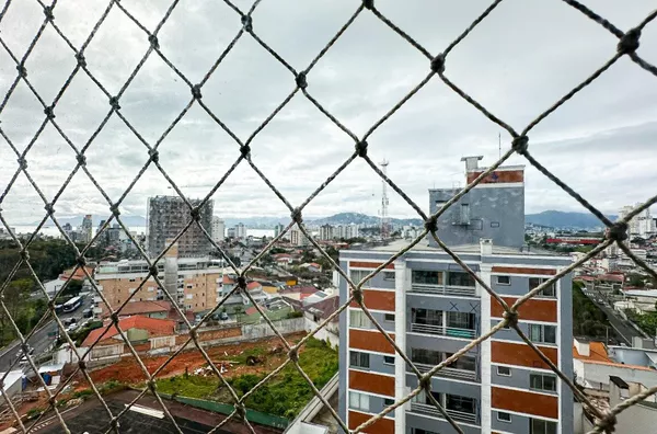 APARTAMENTO 2 QUARTOS EM FRENTE O COLÉGIO NOSSA SRA DE FATIMA