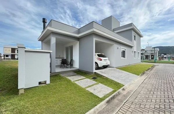 Belíssima casa de 3 dormitórios sendo 1 suíte, semi mobiliada no Delta Ville - Biguaçu