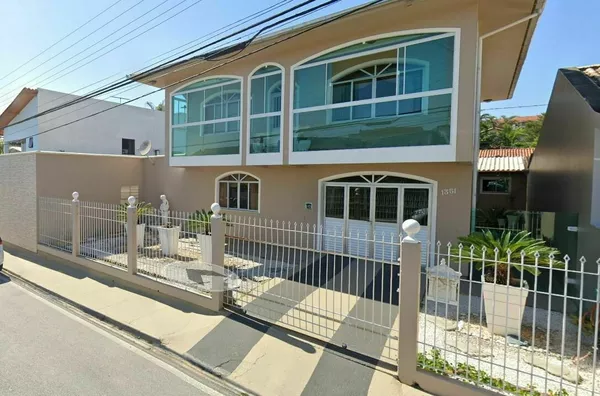 Casa com 3 dormitórios à venda - Ipiranga - São José/SC