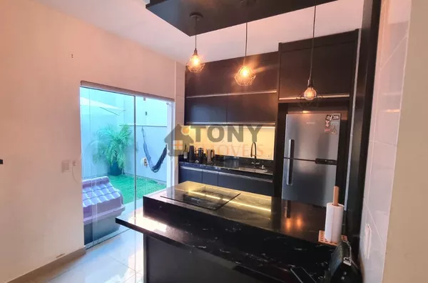 SOBRADO COM 3 QUARTOS E 2 VAGAS NO JARDIM BOTANICO