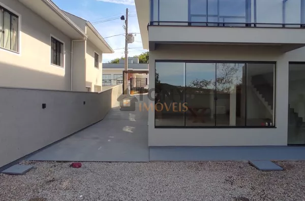 CASA COM 3 QUARTOS E 180M2 LOTEAMENTO ALTA VISTA