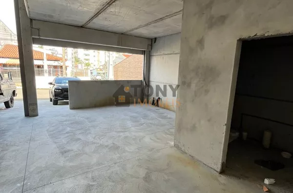 GALPÃO ZERO - 310 M² - PÉ DIREITO DUPLO