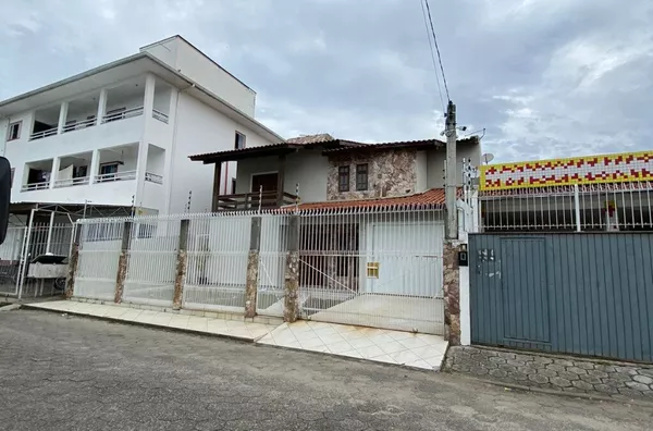 CASA 3 QUARTOS NA BARRA DO AIRIRIU COM TERRENO E GALPÃO