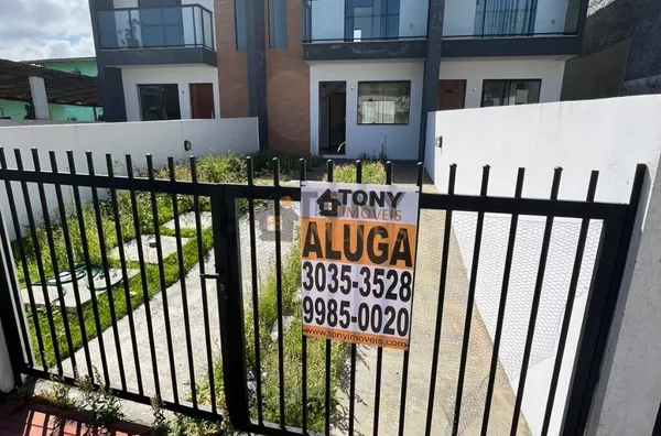 SOBRADO COM 2 SUÍTES 