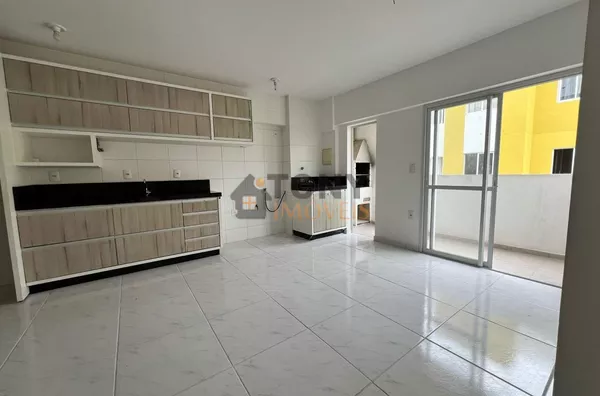 Apartamento 2 quartos bem localizado em São José