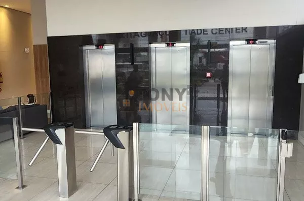 Sala comercial semi mobiliada com 28m2 em SÃO JOSÉ - SC