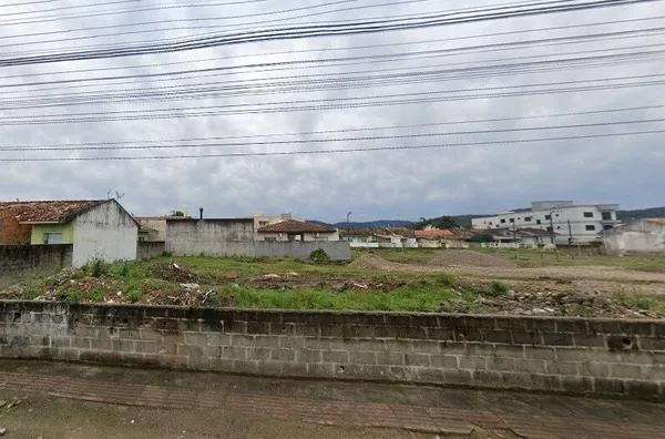 TERRENO BEM LOCALIZADO COM 250M2 EM FORQUILHAS 
