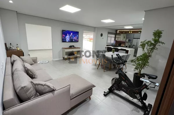 Excelente casa de 3 dormitórios e 2 suítes no bairro Serraria - São José. - Foto 8