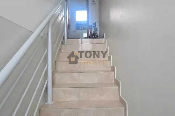 Sobrado semiboliado de 2 dormitórios com 90m2 localizado no bairro Real Parque - São José -SC - Foto 5