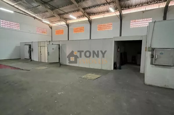 GALPÃO COM 460M² EM AREIAS 