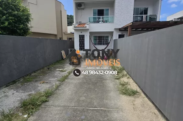 Sobrado de 2 dormitórios à venda no Lot. Jardim Botânico - São José.