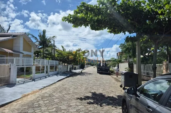 Prédio com 3 apartamentos independentes – perfeito para morar + investir ou gerar renda, localiza na praia do Sonho - Palhoça. - Foto 14
