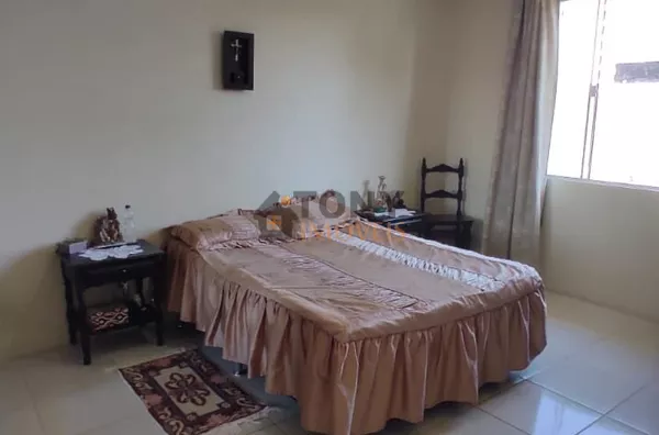 CASA INCRIVEL COM 3 QUARTOS E JARDIM