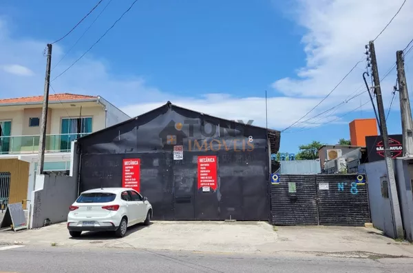 Galpão bem localizado na praia comprida em São José