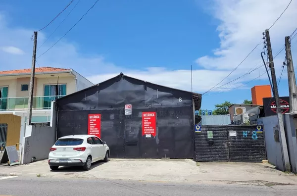 Galpão bem localizado na praia comprida em São José