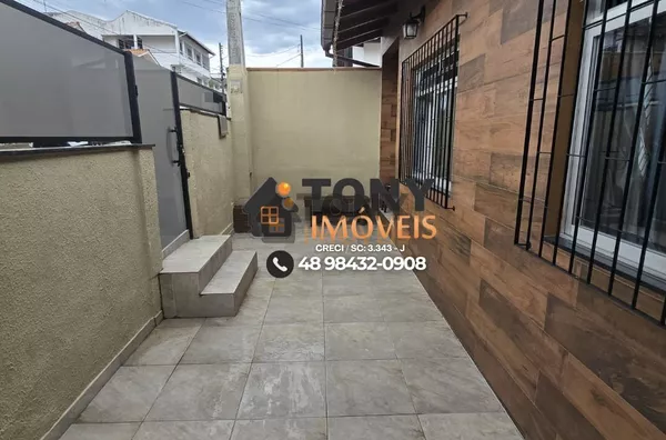 Casa com 3 dormitórios à venda no bairro Bela Vista - São José .