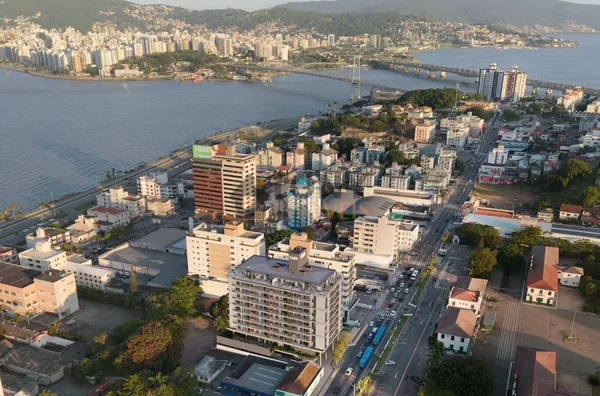 LANÇAMENTO - 97 M² PRIVATIVOS - 2 SUÍTES + LAVABO+ 2 VGS