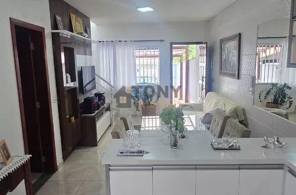 Sobrado semiboliado de 2 dormitórios com 90m2 localizado no bairro Real Parque - São José -SC - Foto 2