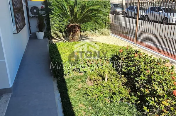Linda casa de 3 quartos sendo 2 suítes localizada no Loteamento Vila Dourada no bairro Bela Vista - São José.