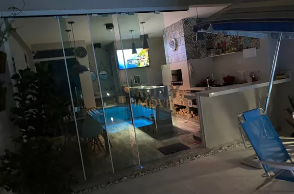 Casa com 4 quartos no bairro Estreito-  Florianópolis