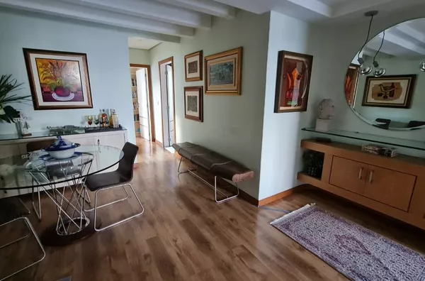 COBERTURA BEM LOCALIZADA NO CENTRO 