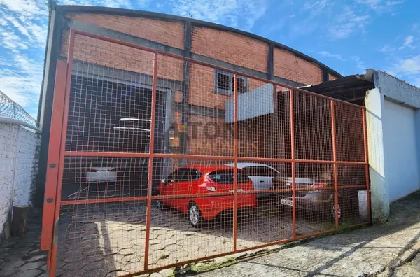 Galpão + Prédio com 3 andares á venda em Barreiro - São José