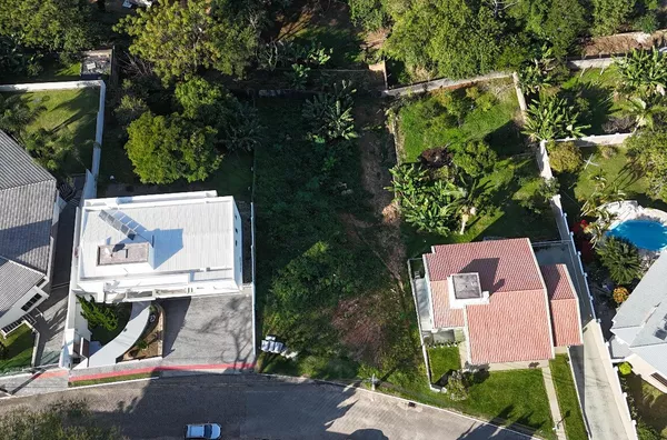 TERRENO ALTO EM CONDOMINIO FECHADO SAO JOSE