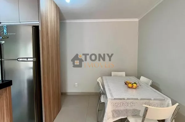 Apartamento de 2 dormitórios semi - mobiliado com 2 vagas de garagem, localizado no Bairro Ipiranga - São José - SC.