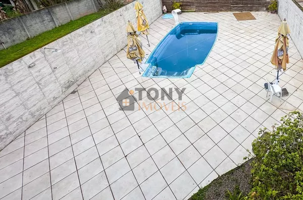 CASA EM BARREIROS 4 QUARTOS BEM LOCALIZADA 