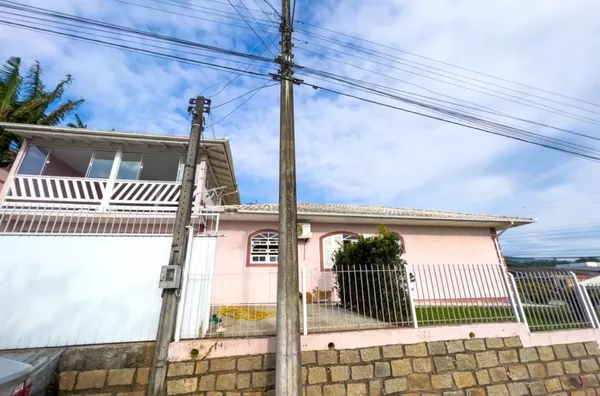 CASA DE 3 QUARTOS - 2 SUÍTES 