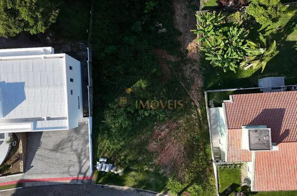 TERRENO ALTO EM CONDOMINIO FECHADO SAO JOSE