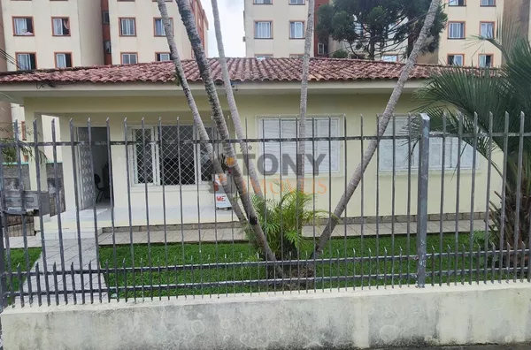 Casa à venda, 03 quartos, sendo 01 suíte e 07 vagas no bairro Ipiranga - São José - SC