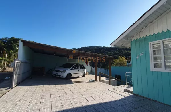 Casa mista com terreno de 448 m2 à venda no bairro Bela - Vista - São José - SC