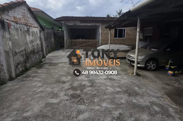 Casa à venda no bairro Serraria - São José - SC.