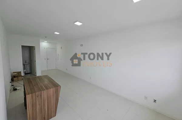 ÓTIMA SALA COMERCIAL EM CAPOERIAS COM VAGA DE GARAGEM