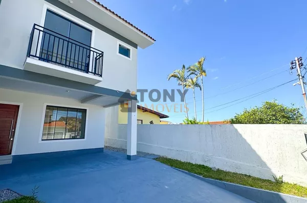 SOBRADO 3 QUARTOS - GARAGEM 2 CARROS E VISTA MAR 