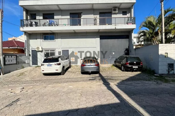 galpão com 320m² 