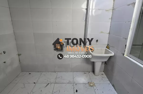 Casa com piscina de 3 dormitórios sendo 1 suíte localizada no bairro Areias - São José - SC. - Foto 12