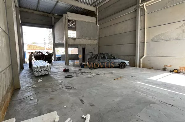 GALPÃO ZERO - 310 M² - PÉ DIREITO DUPLO