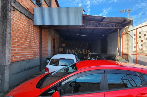 Galpão + Prédio com 3 andares á venda em Barreiro - São José